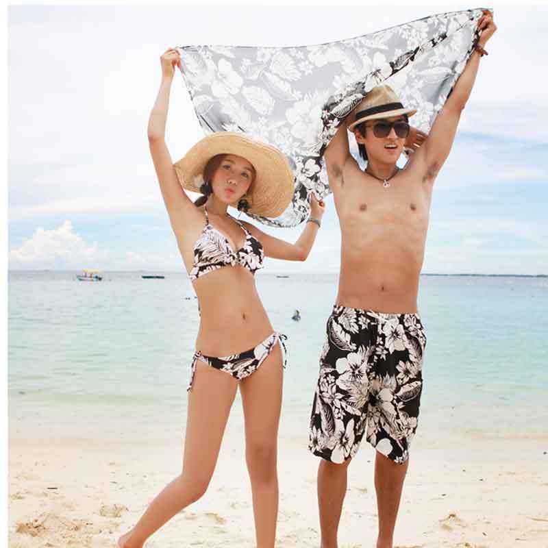 Wholesale explosion, black and white couples, three sets of split bikini wrap, hot springs swimming women's clothing