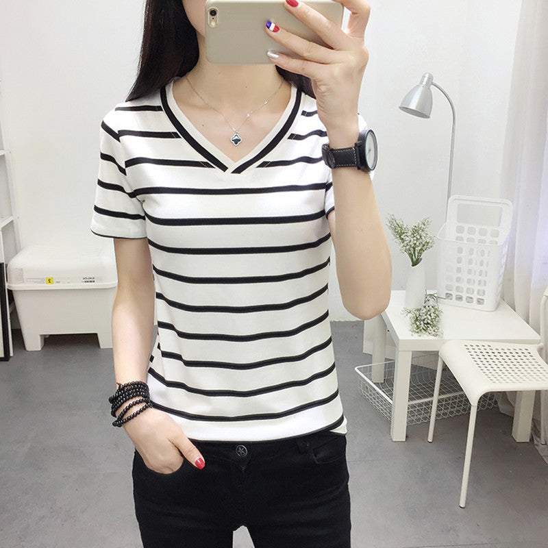 Women's Black And White Striped V-neck Short-sleeved T-shirt